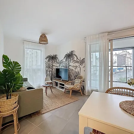 Апартаменты Les Allees Blatin 4 Pers