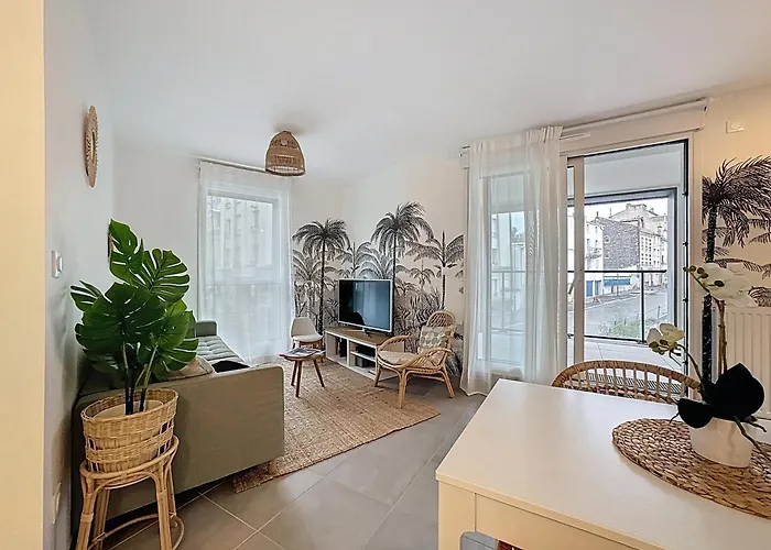 Апартаменты Les Allees Blatin 4 Pers